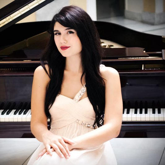 Nefeli Mousoura, piano